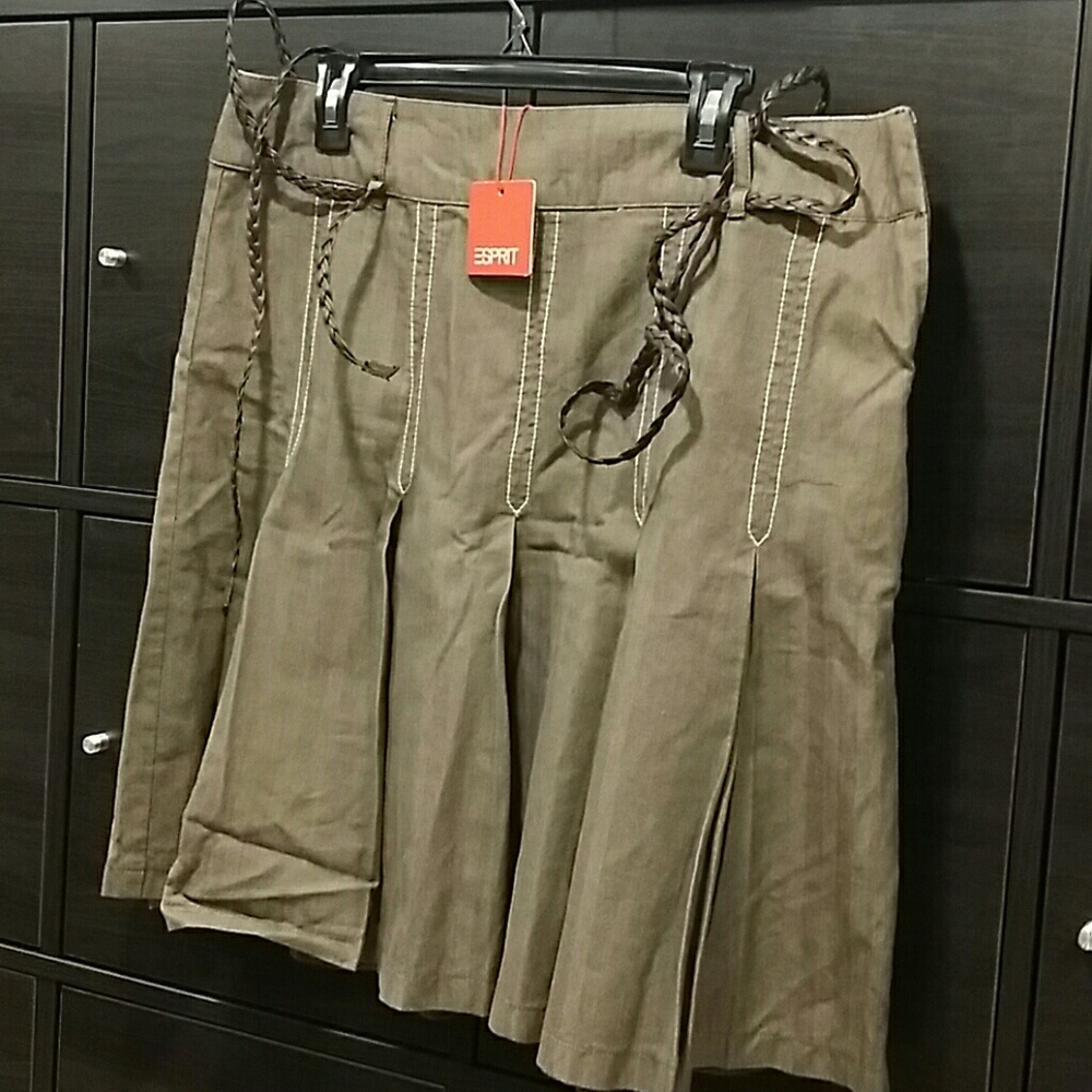 Esprit pleated skirt with belt new